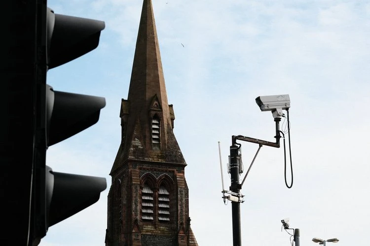 Contrast Chrome by Ross - Image 1